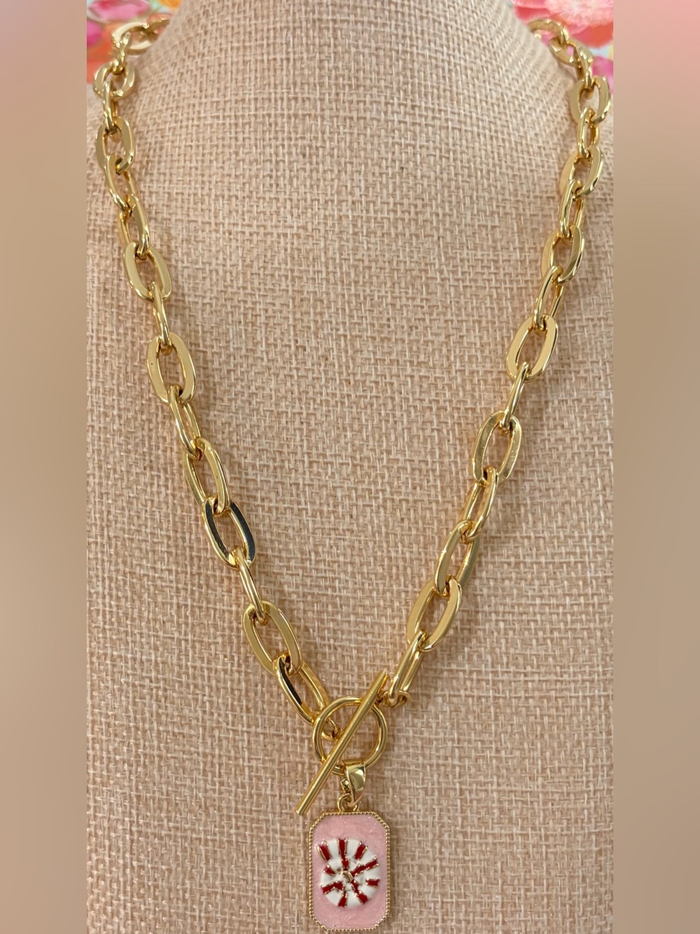 NEW Handmade Gold Plated Gold Link Toggle Necklace enamel shell charm 18 1/2 “
